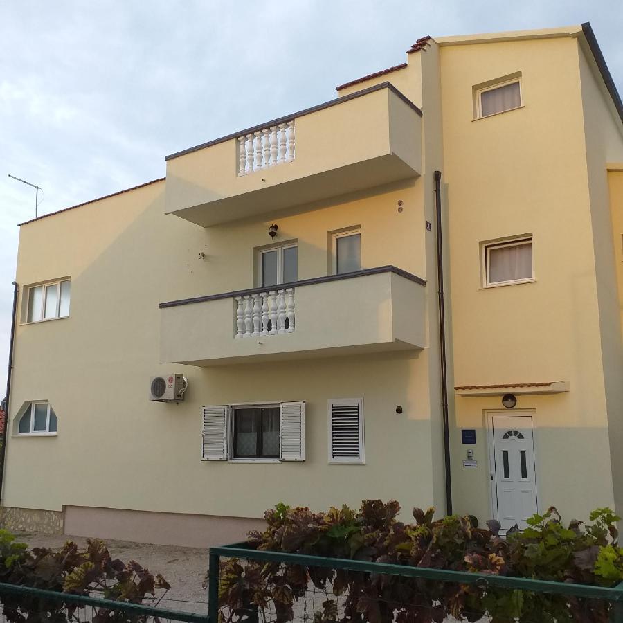 Apartments Mira Jadrtovac Екстер'єр фото