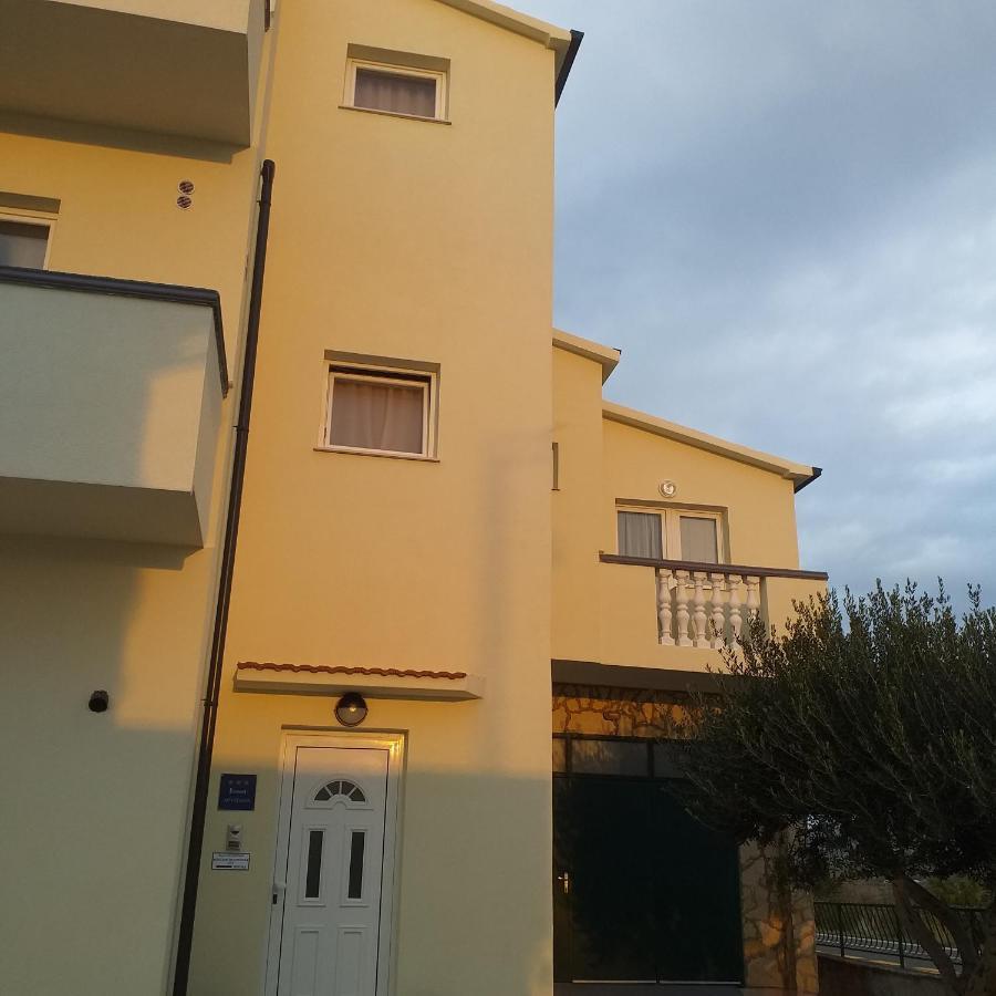 Apartments Mira Jadrtovac Екстер'єр фото