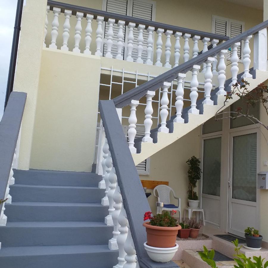 Apartments Mira Jadrtovac Екстер'єр фото