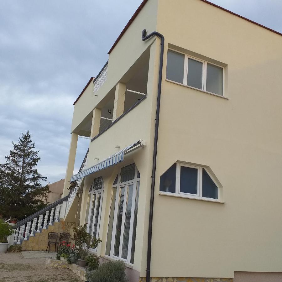 Apartments Mira Jadrtovac Екстер'єр фото
