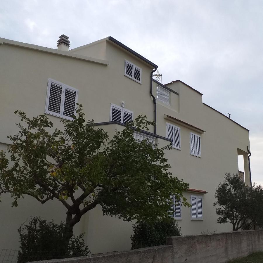Apartments Mira Jadrtovac Екстер'єр фото