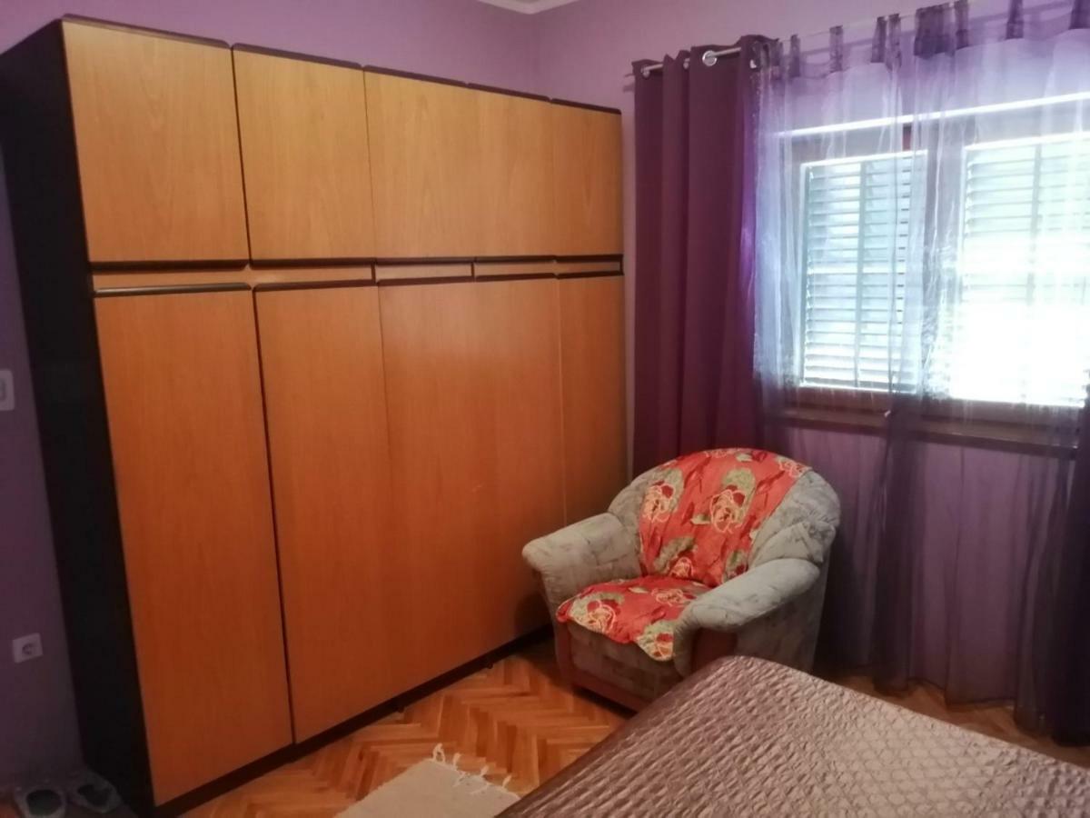 Apartments Mira Jadrtovac Екстер'єр фото
