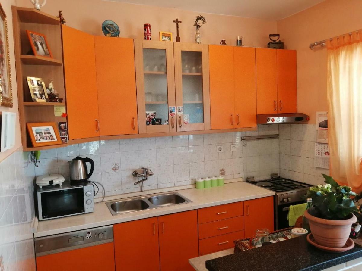 Apartments Mira Jadrtovac Екстер'єр фото