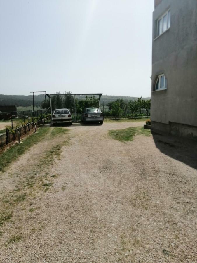 Apartments Mira Jadrtovac Екстер'єр фото